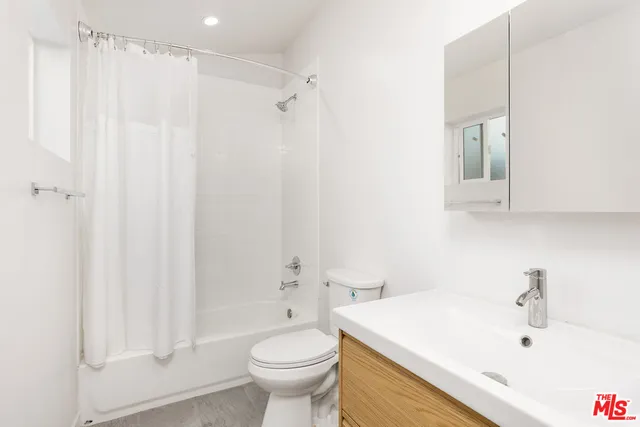 $2,150,000 | 126 Franklin Court, Glendale, CA 91205