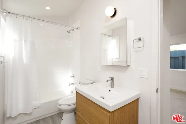 $2,150,000 | 126 Franklin Court, Glendale, CA 91205