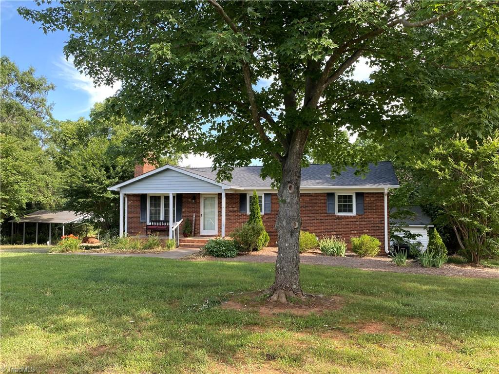 941 Mountain View Road King, NC 27021 - Photo 3 of 21