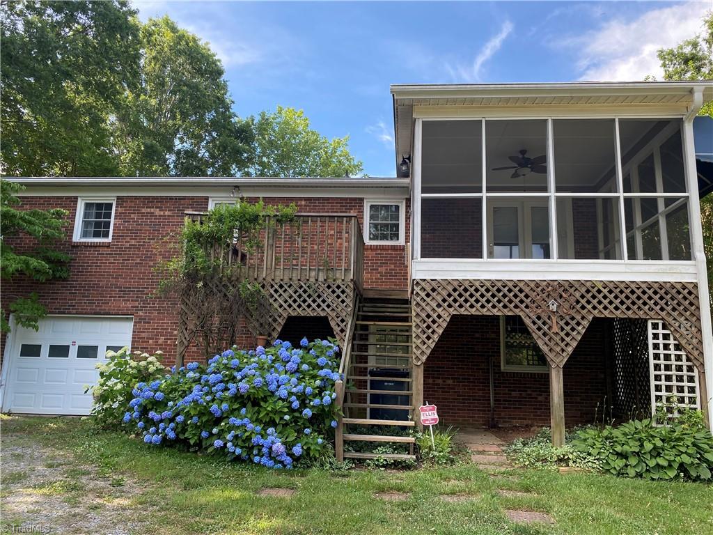941 Mountain View Road King, NC 27021 - Photo 5 of 21