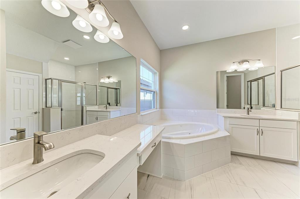 15014 Rider Pass Drive Lithia, FL 33547 - Photo 7 of 39