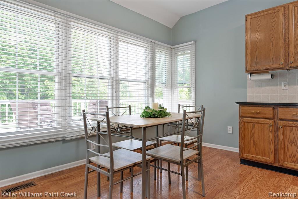 1704 Devonwood Drive Rochester Hills, MI 48306 - Photo 13 of 38