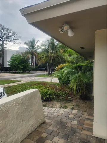 $3,000 | 5780 Southwest 61st Street, Unit 2, Miami, FL 33143