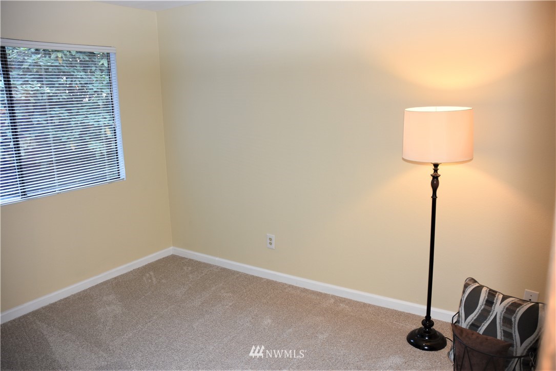 218 218th Place Southeast Bothell, WA 98021 - Photo 12 of 20