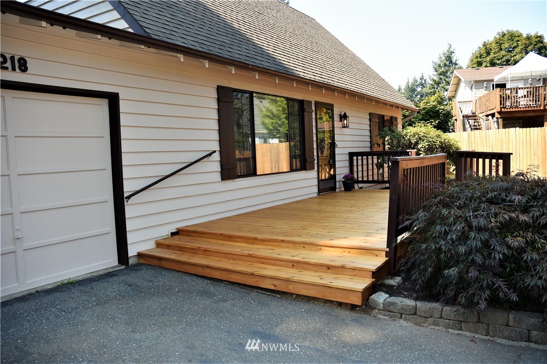 218 218th Place Southeast Bothell, WA 98021 - Photo 3 of 20