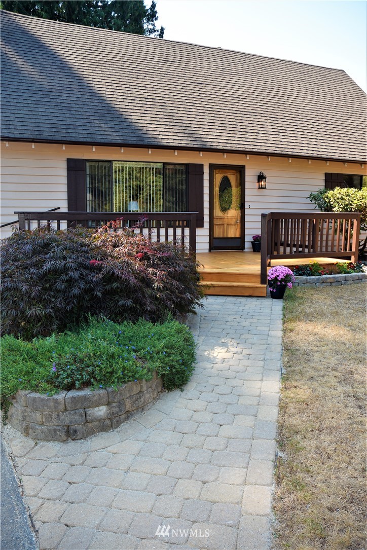 218 218th Place Southeast Bothell, WA 98021 - Photo 4 of 20