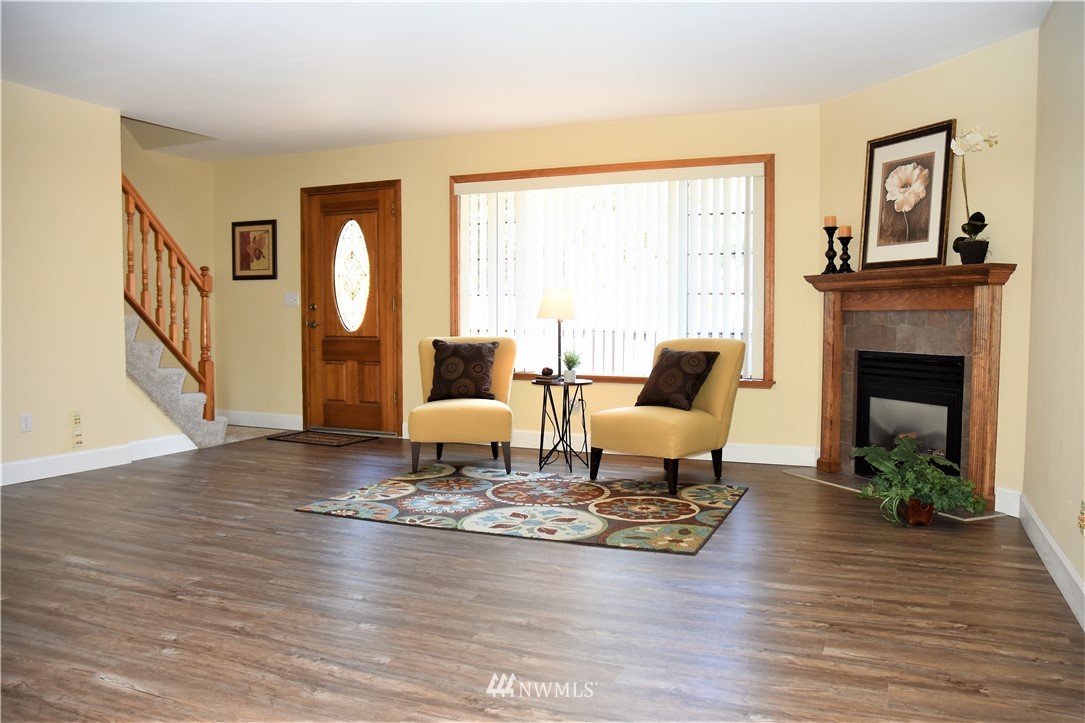 218 218th Place Southeast Bothell, WA 98021 - Photo 5 of 20