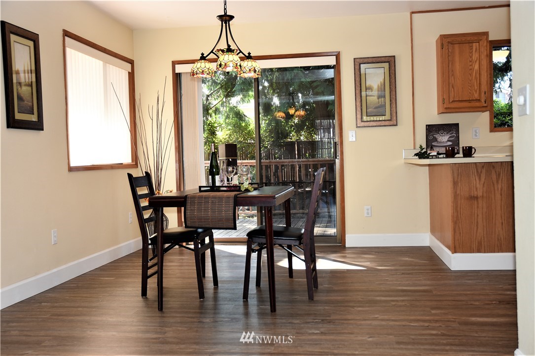 218 218th Place Southeast Bothell, WA 98021 - Photo 7 of 20