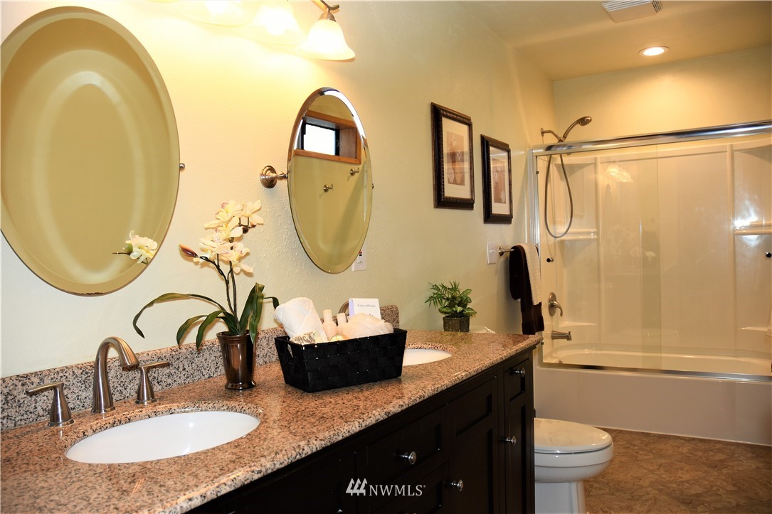 218 218th Place Southeast Bothell, WA 98021 - Photo 9 of 20