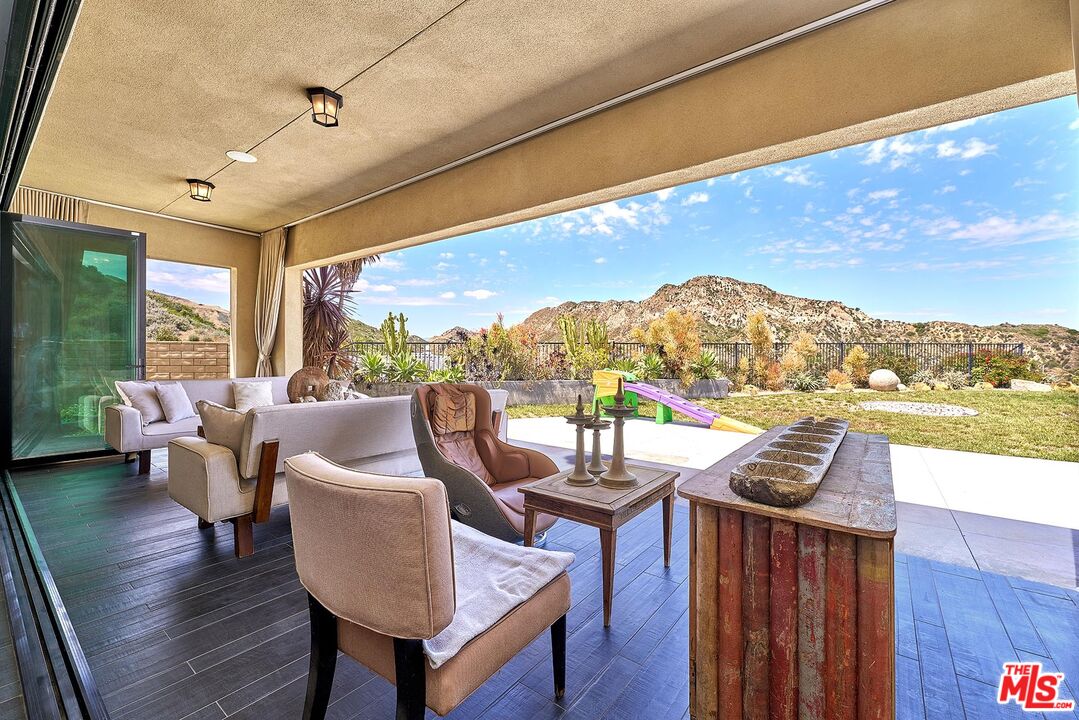 24950 Old Stone Way Stevenson Ranch, CA 91381 - Photo 23 of 59