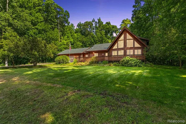 $430,000 | 8340 Nichols Road, Flushing, MI 48433