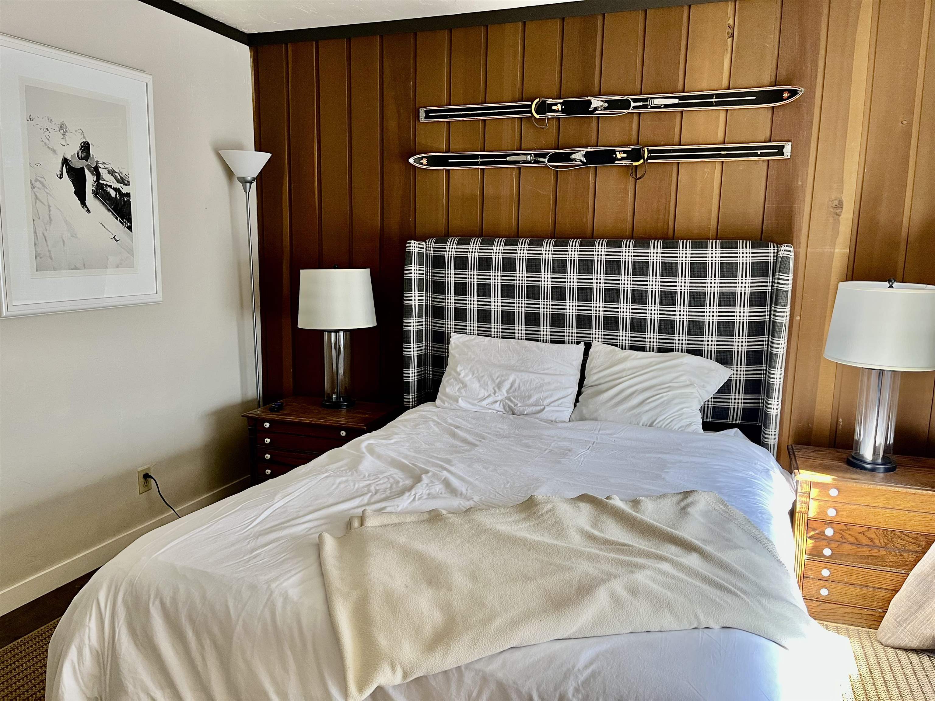 286 Old Mammoth Road, Unit 7 Mammoth Lakes, CA 93546 - Photo 19 of 31 a bedroom with a bed and a lamp on dresser