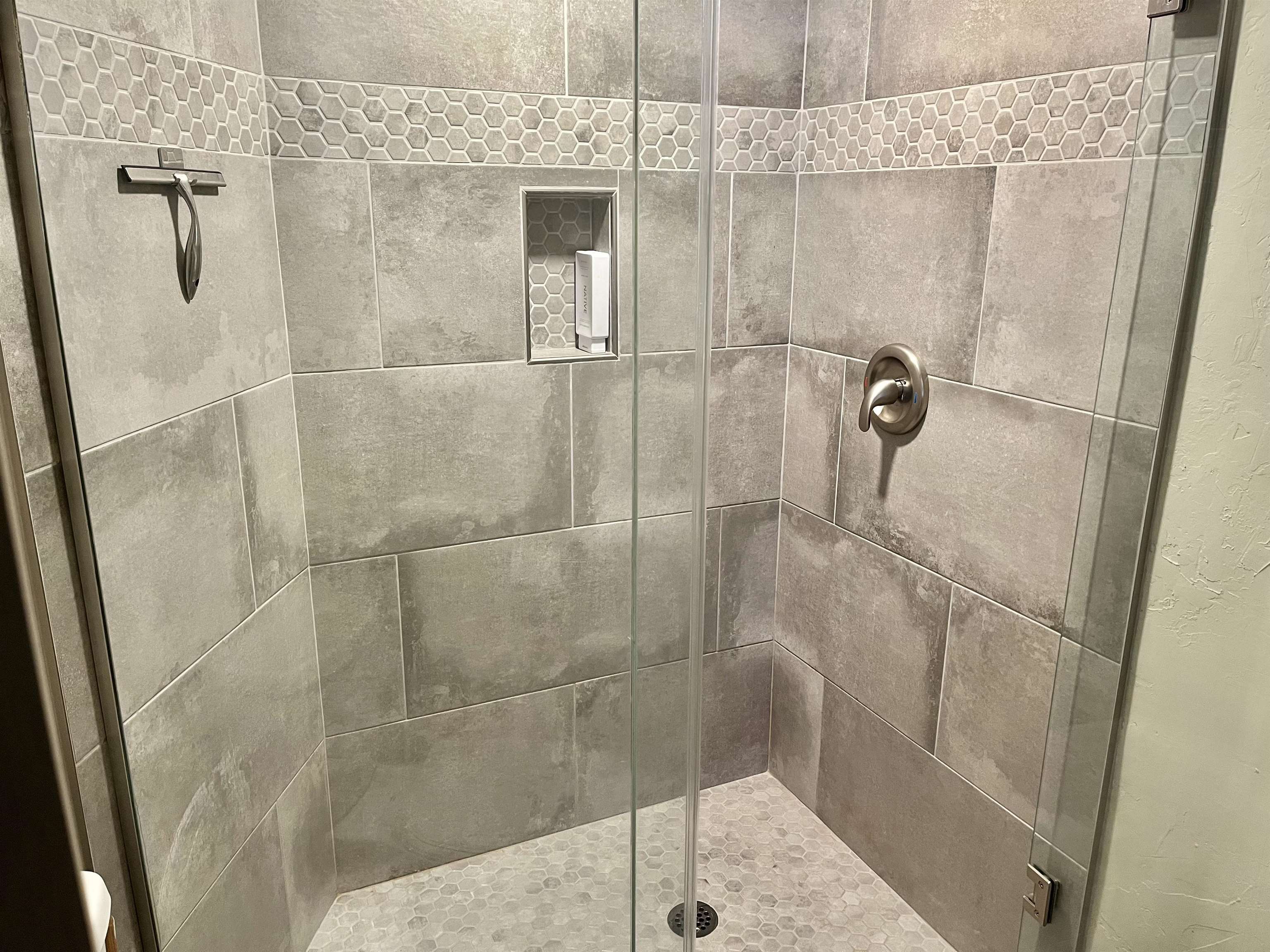 286 Old Mammoth Road, Unit 7 Mammoth Lakes, CA 93546 - Photo 21 of 31 a bathroom with a shower