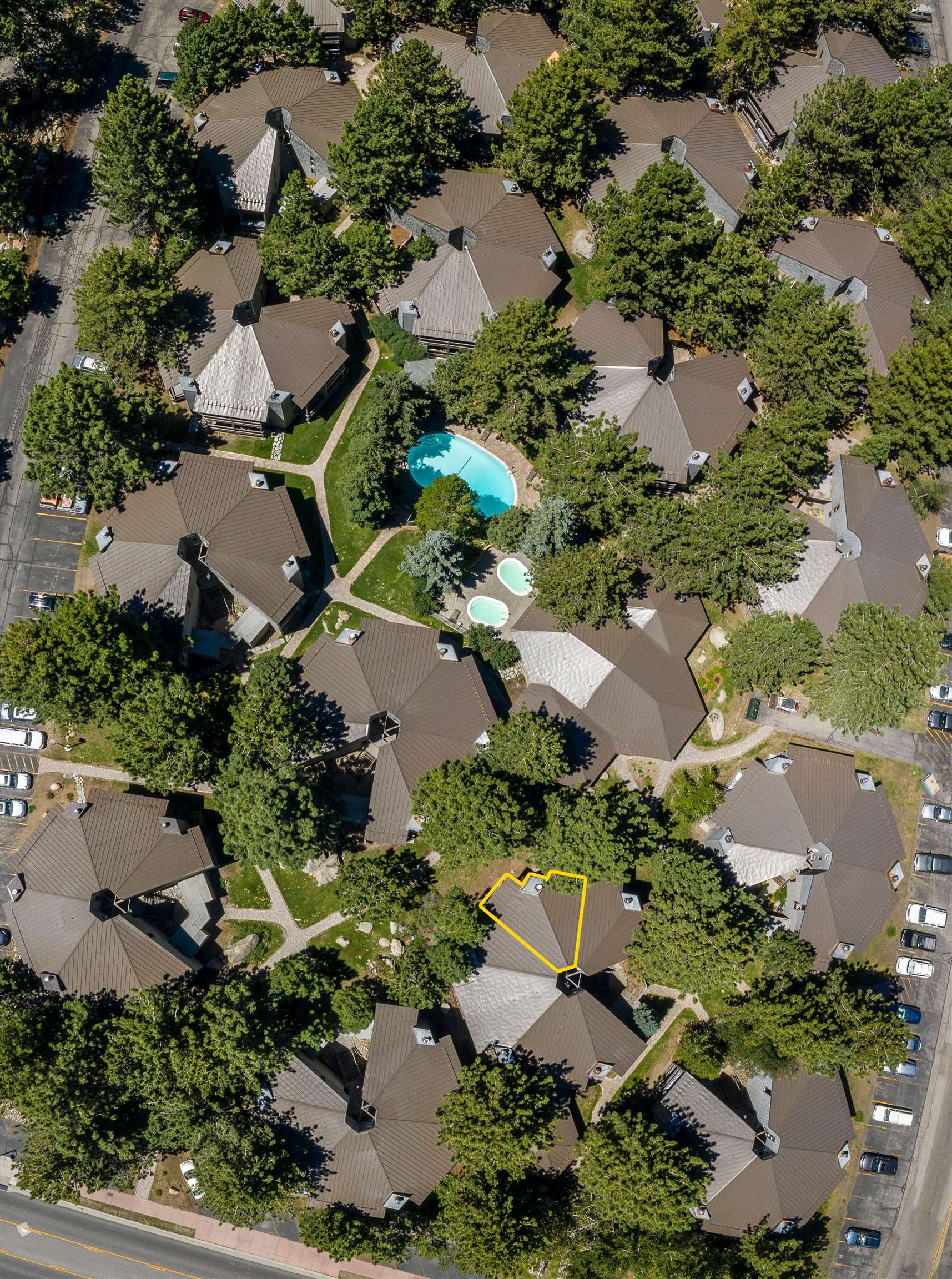 286 Old Mammoth Road, Unit 7 Mammoth Lakes, CA 93546 - Photo 31 of 31 an aerial view of residential house with outdoor space