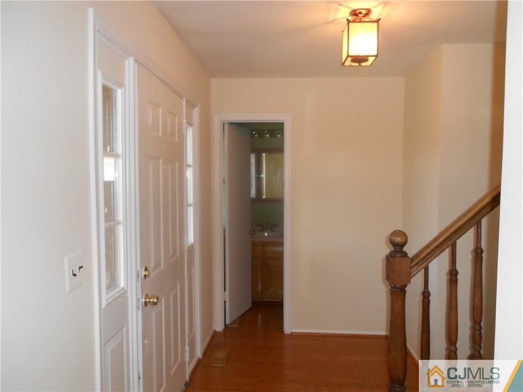 10 Kings Road Dayton, NJ 08810 - Photo 3 of 19 Gallery Image 3