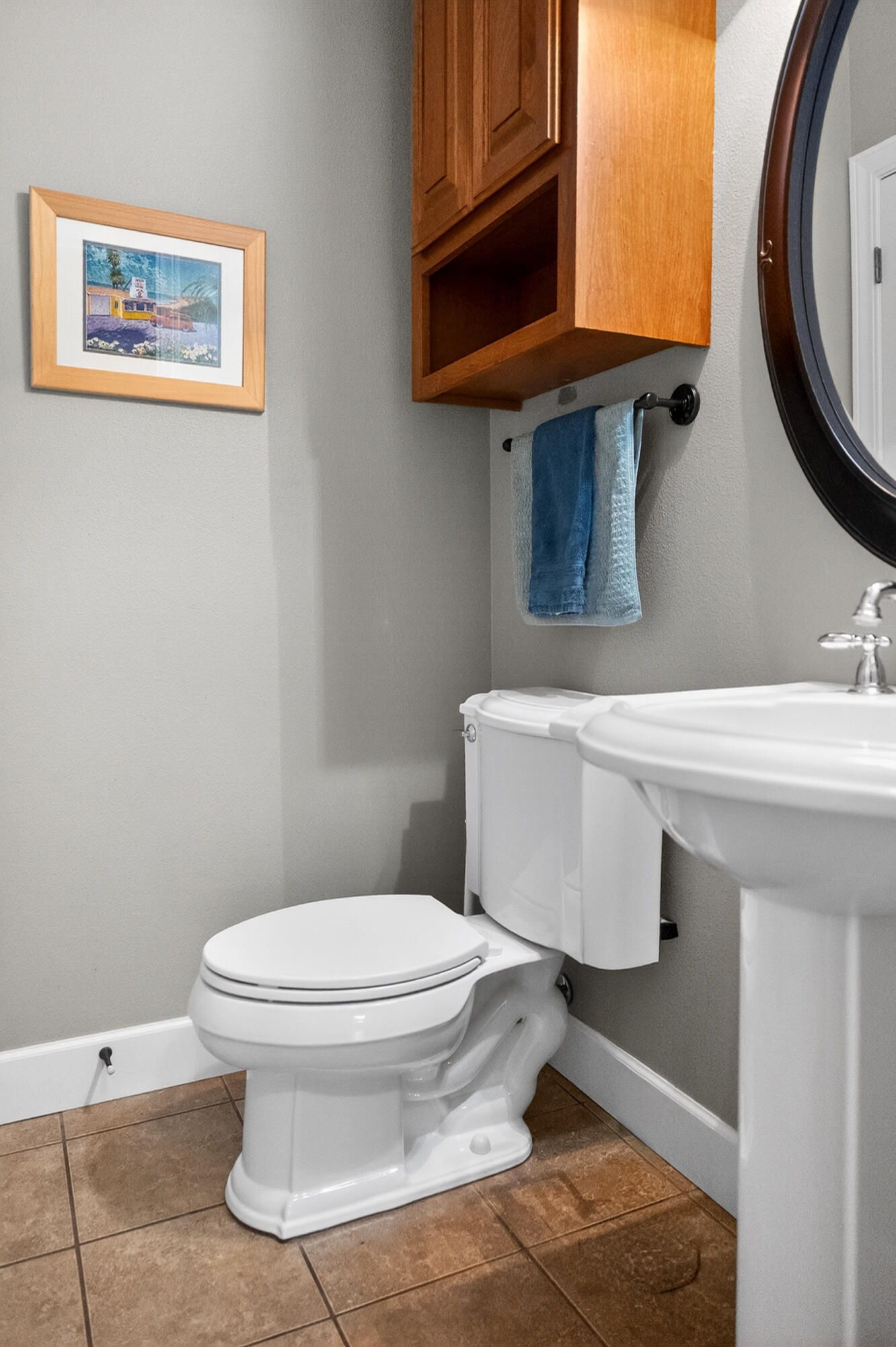 10421 Kestrel Road Klamath Falls, OR 97601 - Photo 35 of 56 a bathroom with a toilet and a sink