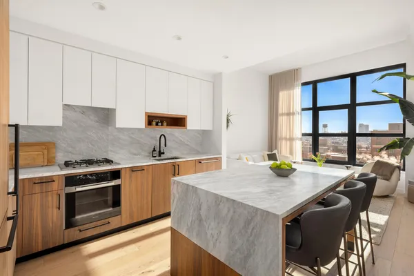 $1,095,000 | 29 Huron Street, Unit 10DE | Greenpoint