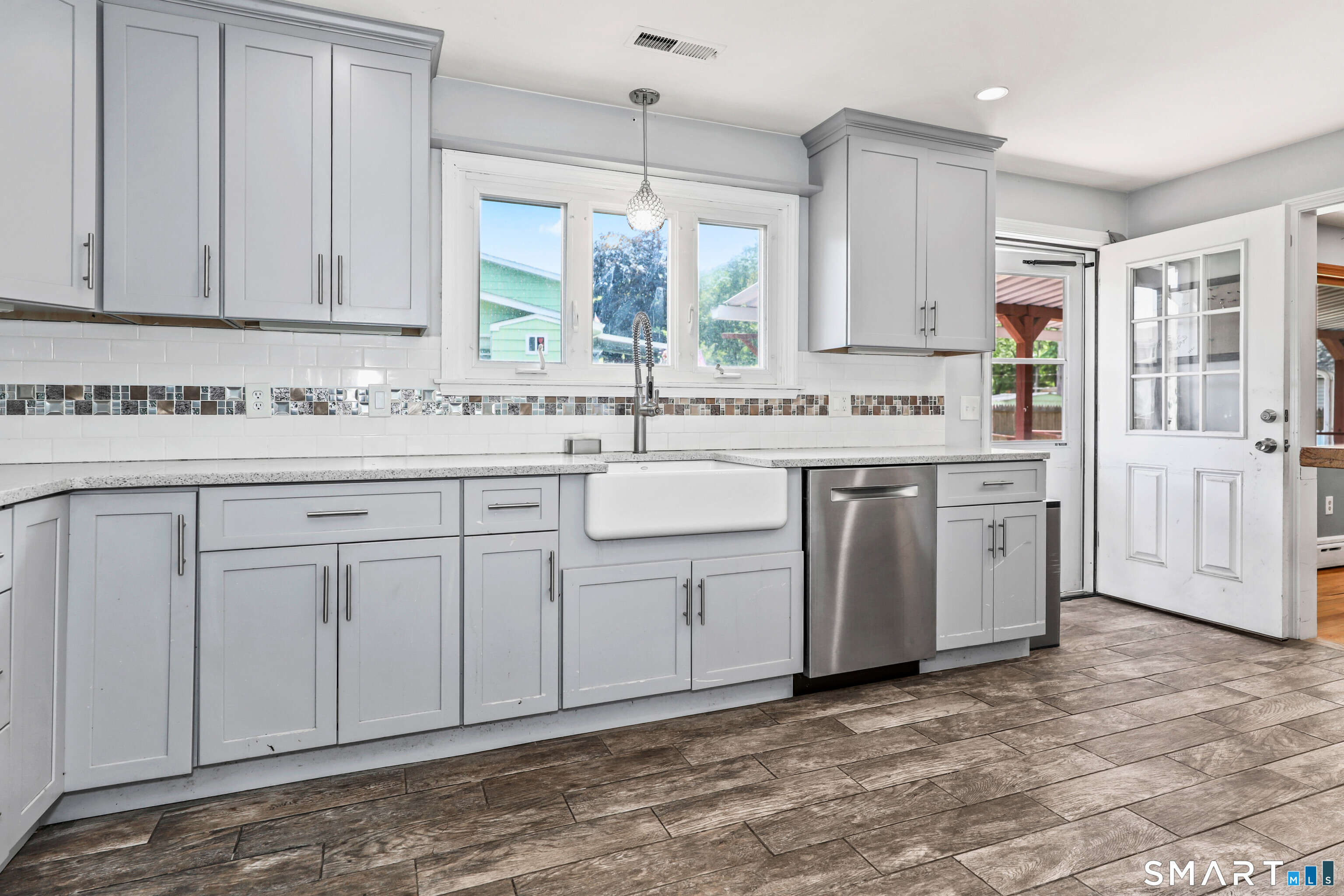 676 Woodtick Road Waterbury, CT 06705 - Photo 5 of 30