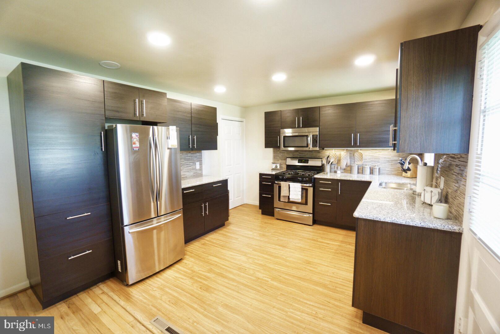 333 Irving Road York, PA 17403 - Photo 4 of 24 Gallery Image 4