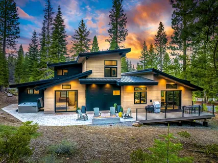 $3,195,000 | 10621 Carson Range Road, Truckee, CA 96161