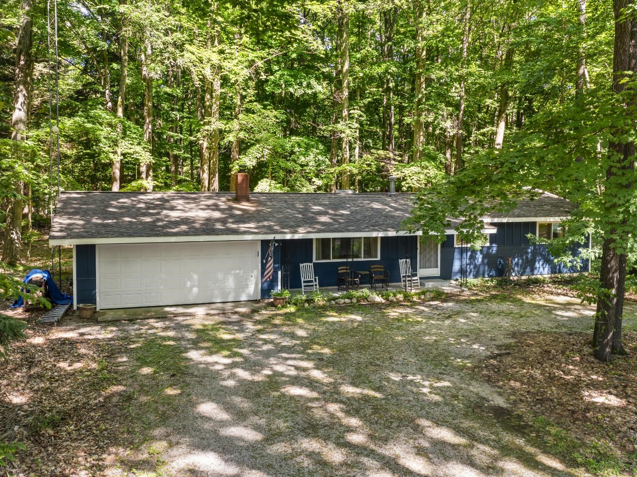 5375 West Cove Road Honor, MI 49640 - Photo 1 of 33 1923992-19a07458-d905-4be6-8dc5-89d4b8e72621.JPG