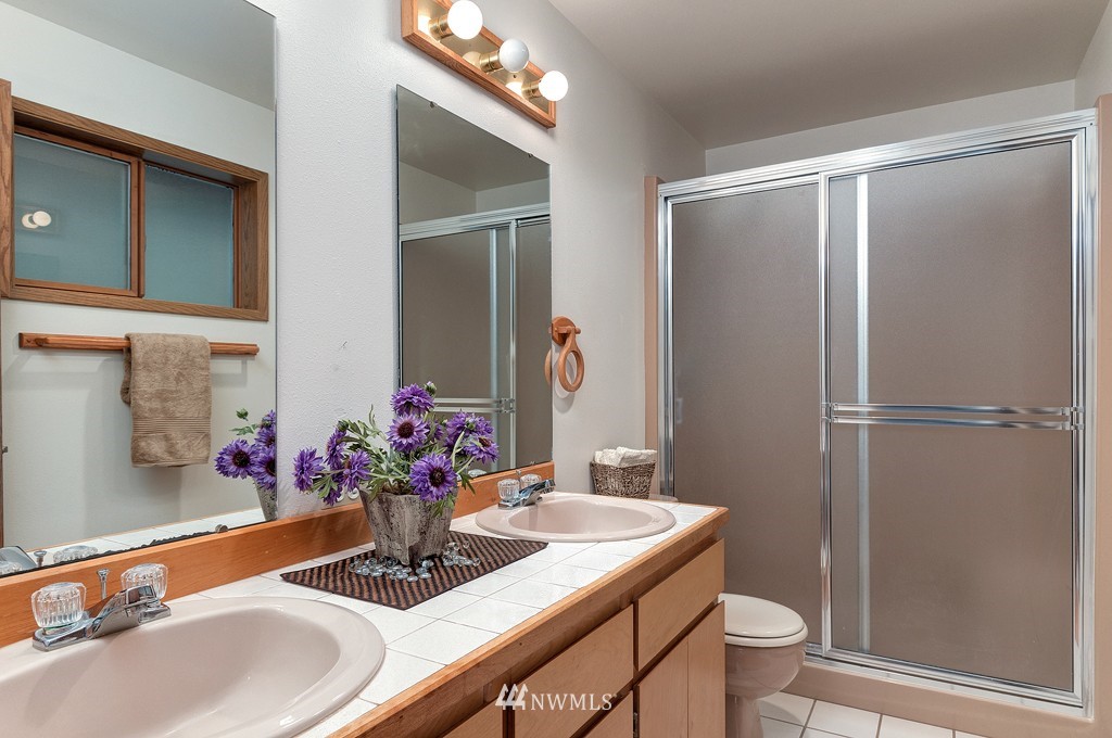 21201 President Point Road Northeast Kingston, WA 98346 - Photo 10 of 20 Gallery Image 10