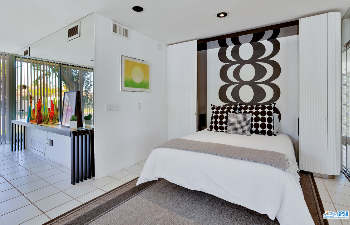 130 West Racquet Club Road, Unit 320 Palm Springs, CA 92262 - Photo 18 of 22 Gallery Image 18