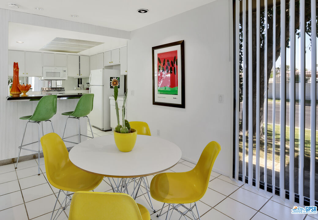 130 West Racquet Club Road, Unit 320 Palm Springs, CA 92262 - Photo 19 of 22 Gallery Image 19