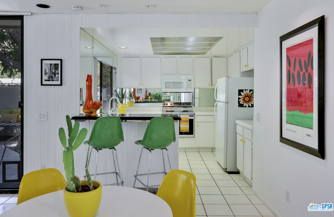 130 West Racquet Club Road, Unit 320 Palm Springs, CA 92262 - Photo 20 of 22 Gallery Image 20