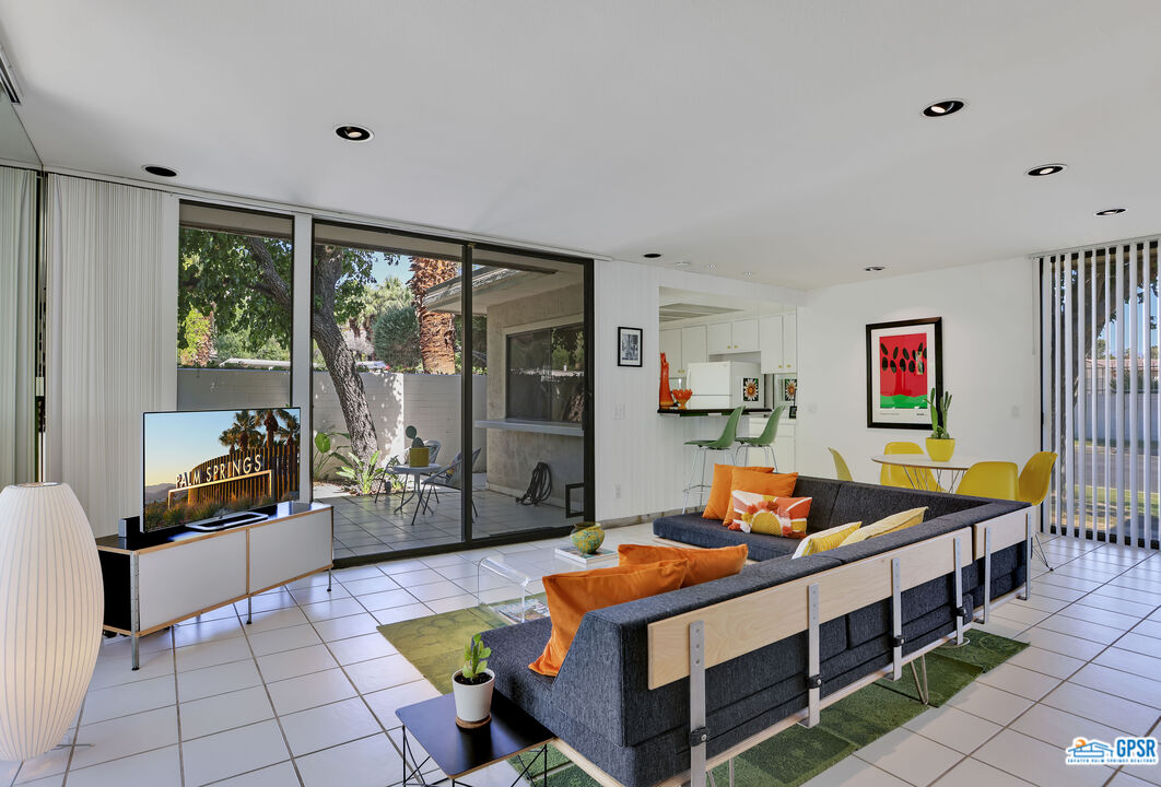 130 West Racquet Club Road, Unit 320 Palm Springs, CA 92262 - Photo 7 of 22 Gallery Image 7