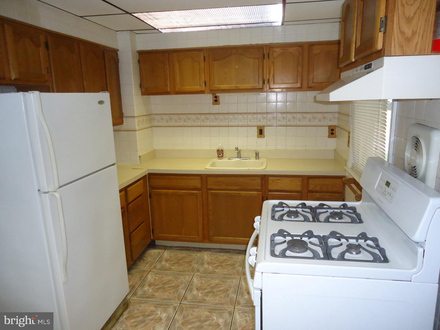 9243 Academy Road Philadelphia, PA 19114 - Photo 4 of 13 Gallery Image 4