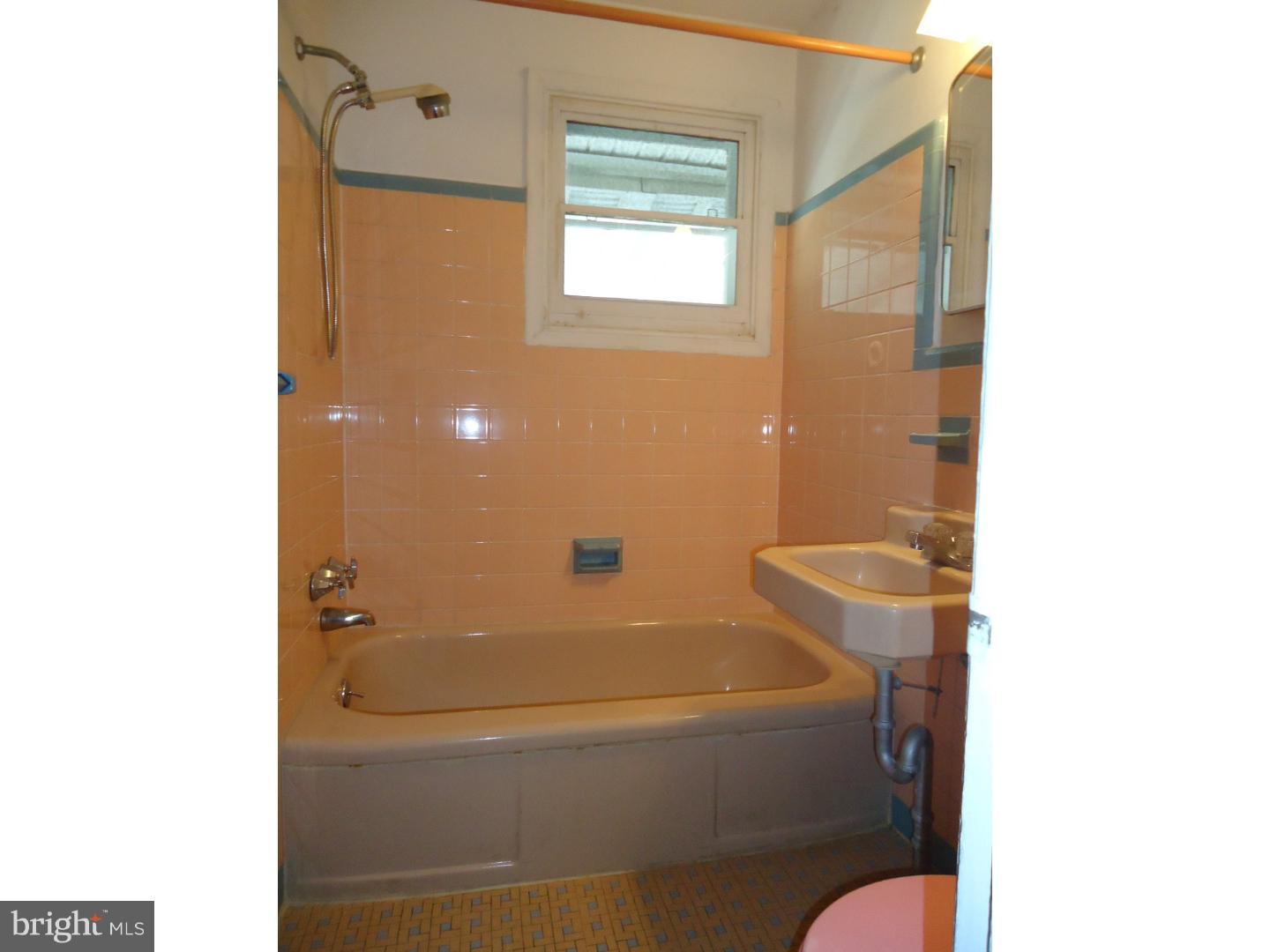 9243 Academy Road Philadelphia, PA 19114 - Photo 5 of 13 Gallery Image 5