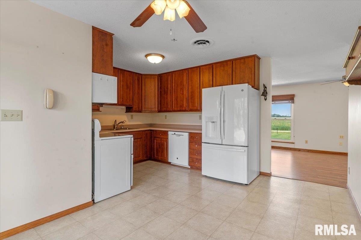 14201 3100N Road Virden, IL 62690 - Photo 10 of 55