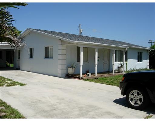 1809 High Ridge Road Lake Worth, FL 33461 - Photo 1 of 9 Primary Photo