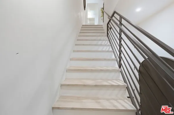 $917,000 | 6707 North Sepulveda Boulevard, Van Nuys, CA 91406