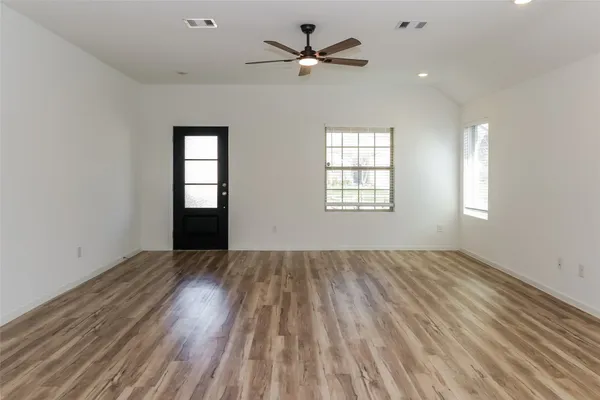 $2,000 | 4314 Sonora Prairie Trail, Baytown, TX 77521