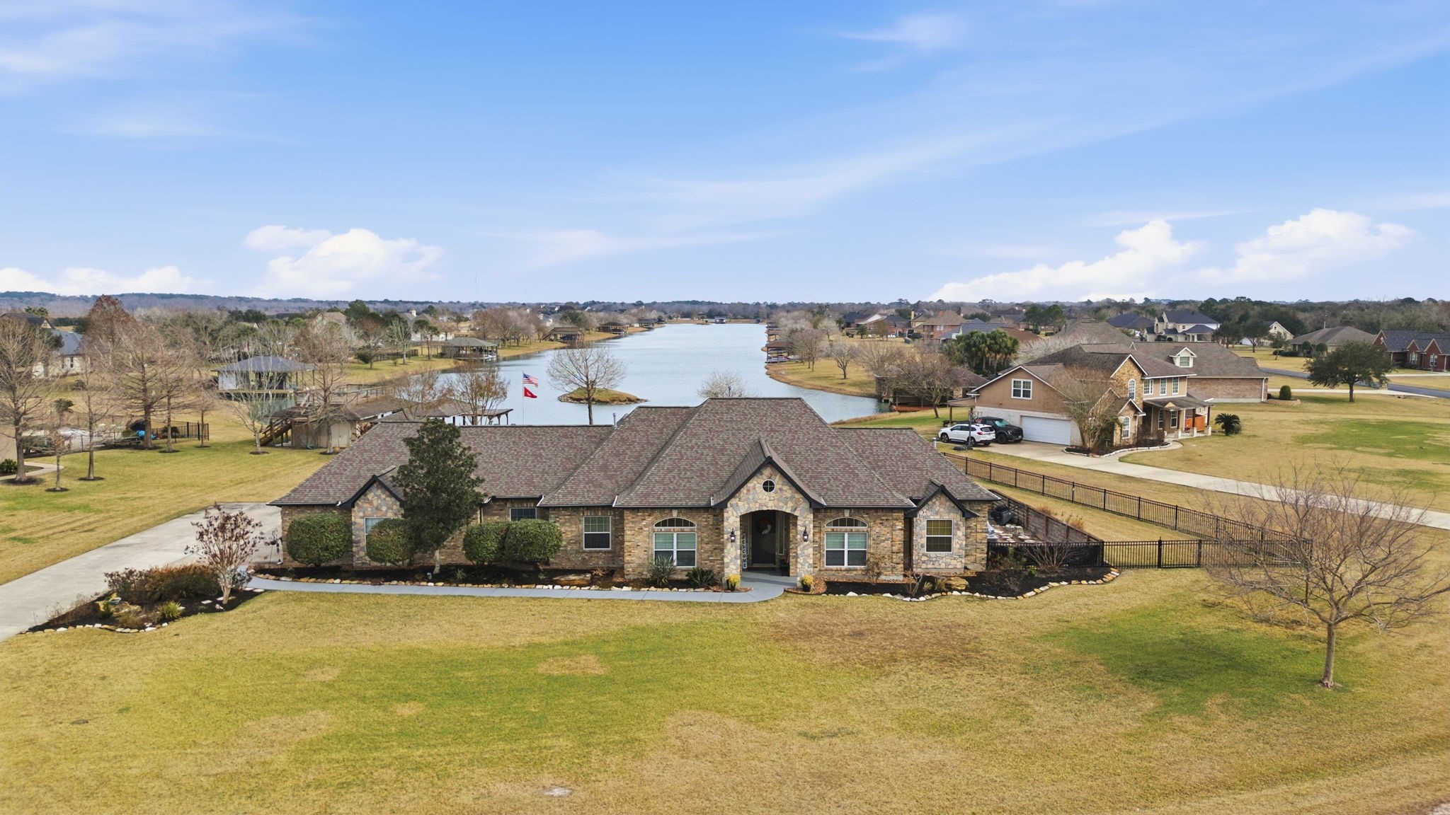 422 Lago Circle Santa Fe, TX 77517 - Photo 6 of 44