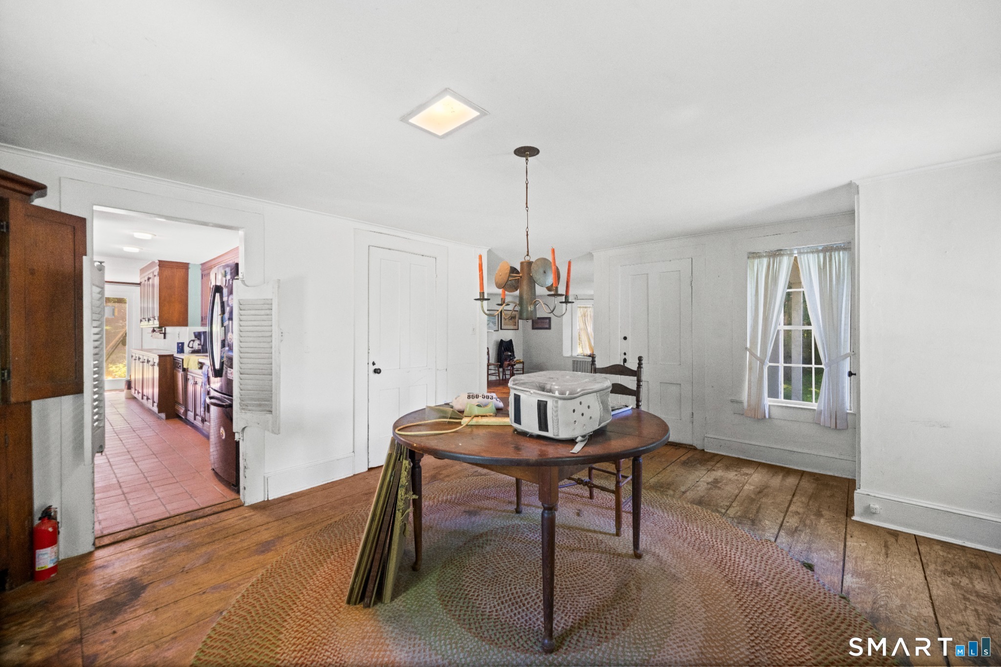 128 Terry's Plain Road Simsbury, CT 06070 - Photo 11 of 40
