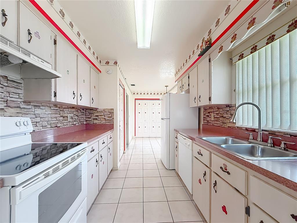 2939 Southwest 144th Pl Road Ocala, FL 34473 - Photo 5 of 40