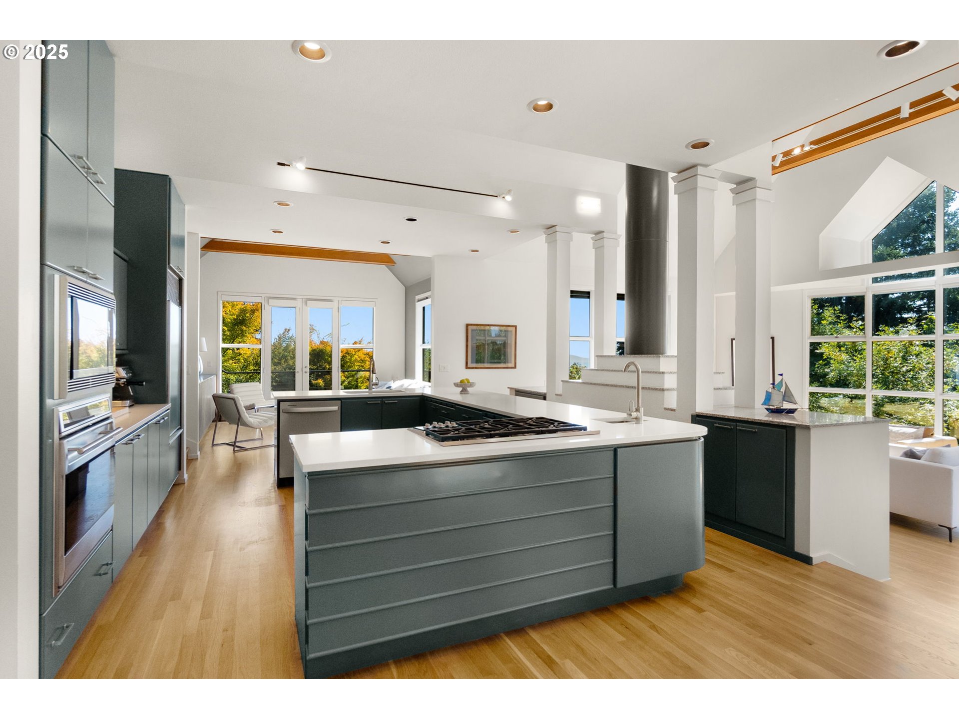 444 Northwest Hermosa Boulevard Portland, OR 97210 - Photo 15 of 35