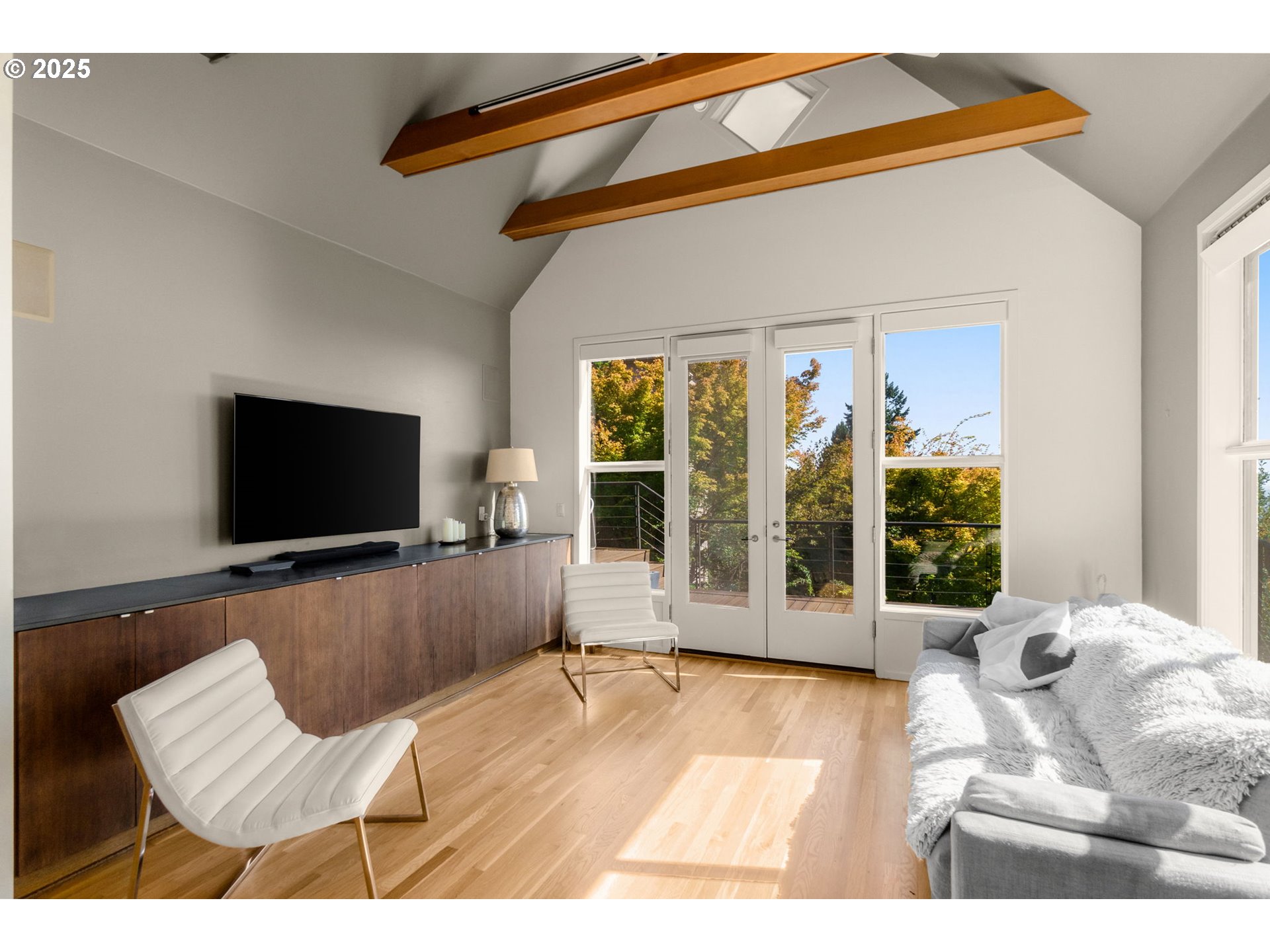 444 Northwest Hermosa Boulevard Portland, OR 97210 - Photo 16 of 35