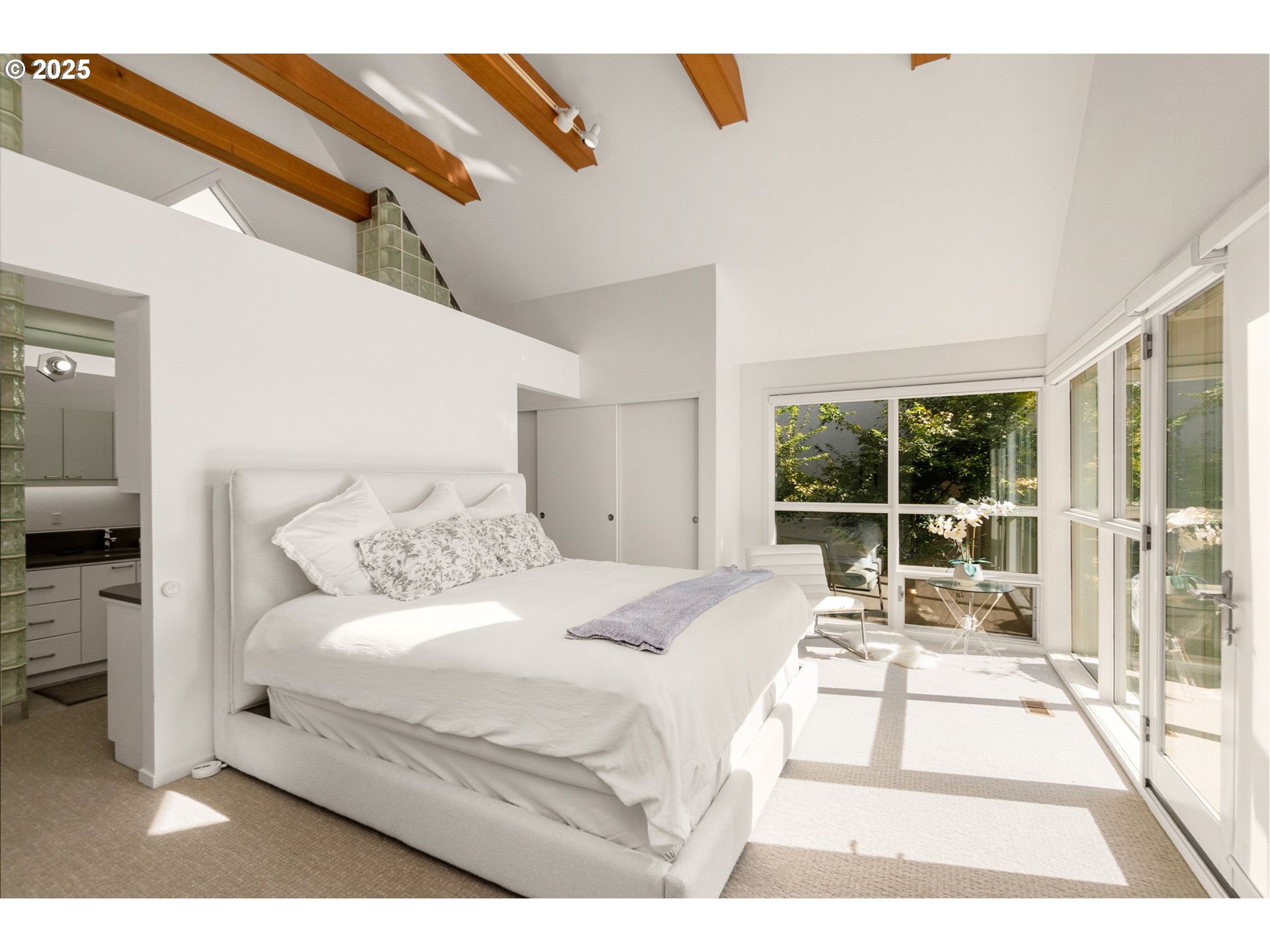 444 Northwest Hermosa Boulevard Portland, OR 97210 - Photo 19 of 35