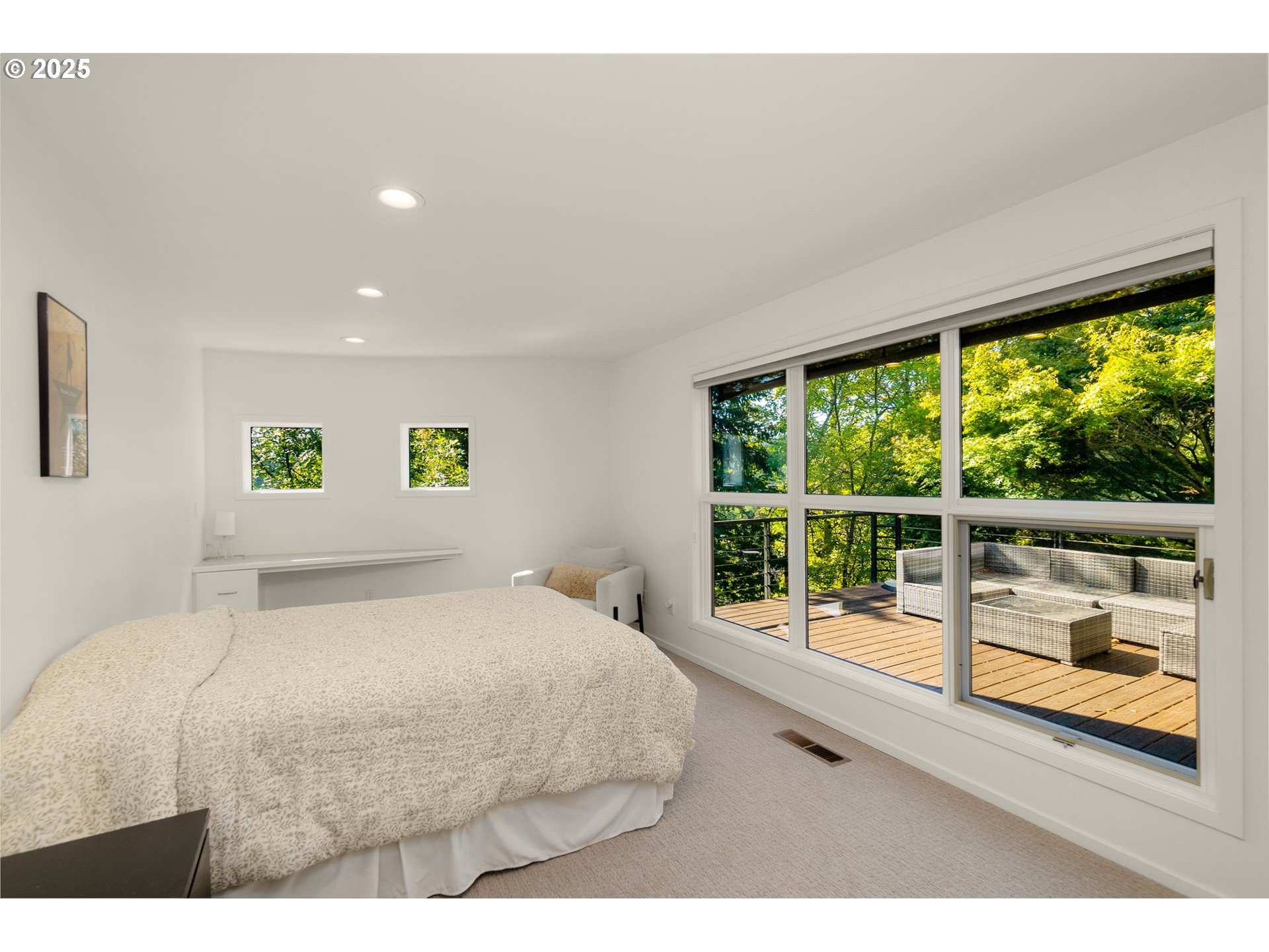 444 Northwest Hermosa Boulevard Portland, OR 97210 - Photo 24 of 35