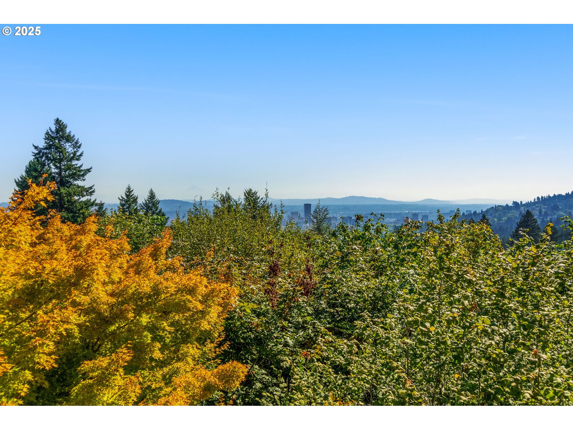 444 Northwest Hermosa Boulevard Portland, OR 97210 - Photo 31 of 35