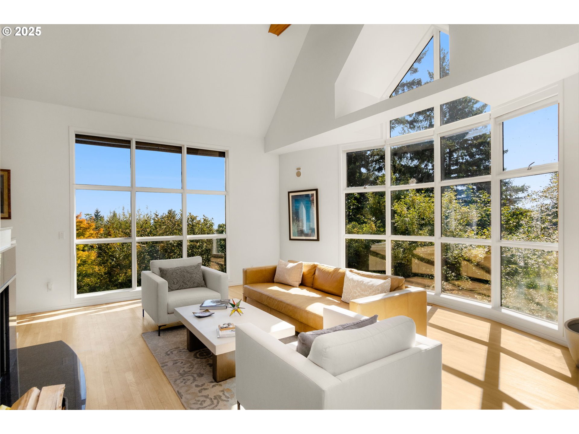 444 Northwest Hermosa Boulevard Portland, OR 97210 - Photo 4 of 35