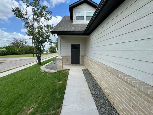 $1,950 | 419 West Dulin Street, Unit 419, Sherman, TX 75090