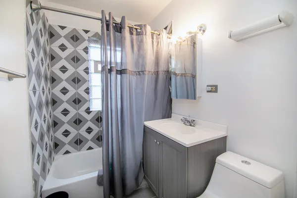 $70,000 | 13707 South Atlantic Avenue, Riverdale, IL 60827