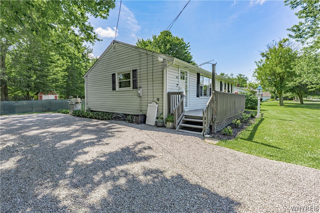 3777 Randall Road Wilson, NY 14131 - Photo 23 of 33 Side View