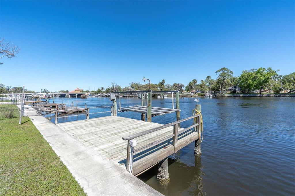 5433 Cotee River Drive New Port Richey, FL 34652 - Photo 6 of 18 a view of a terrace with sitting area
