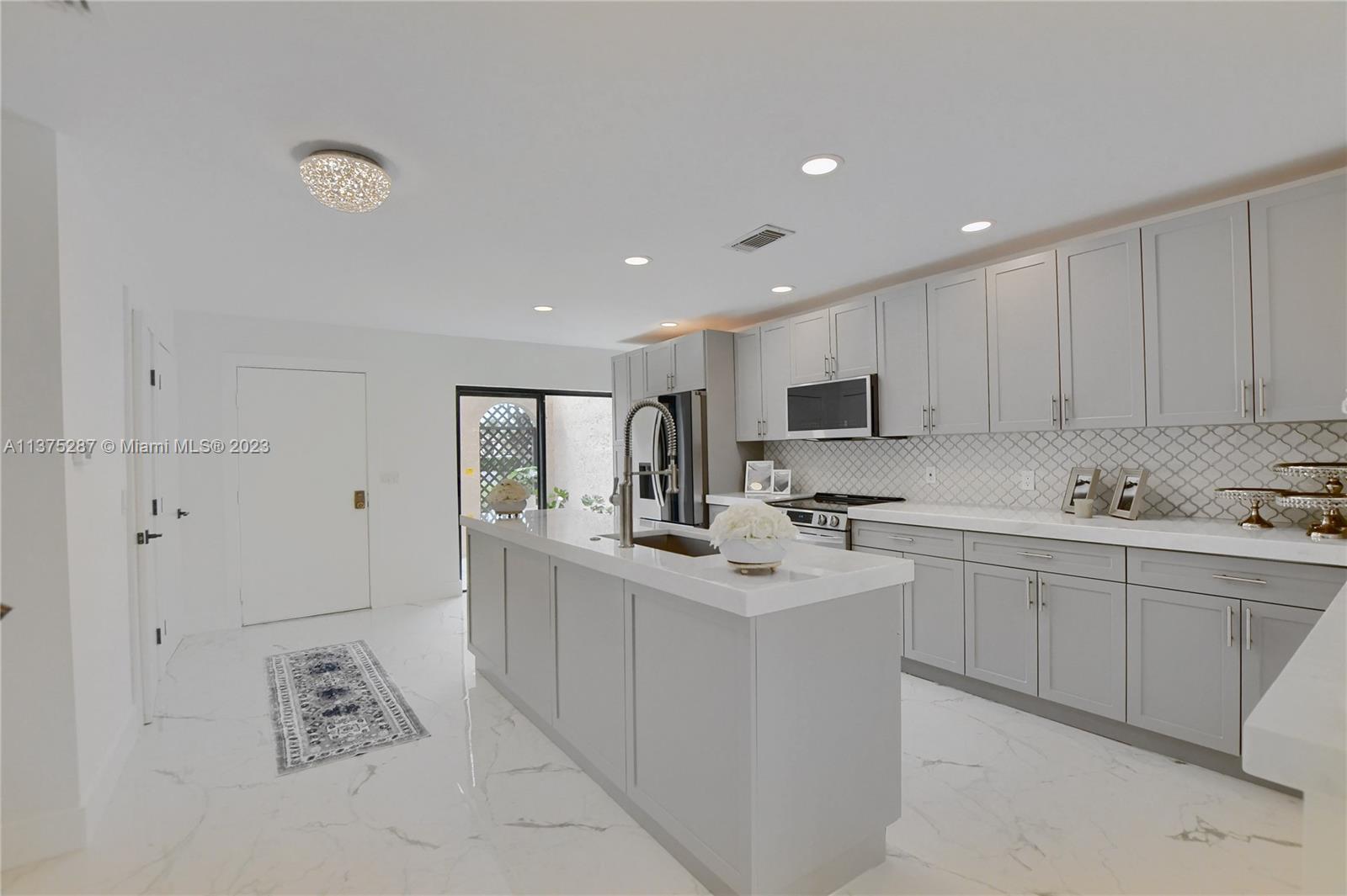 9264 Vista Del Lago, Unit D Boca Raton, FL 33428 - Photo 6 of 28 Gallery Image 6